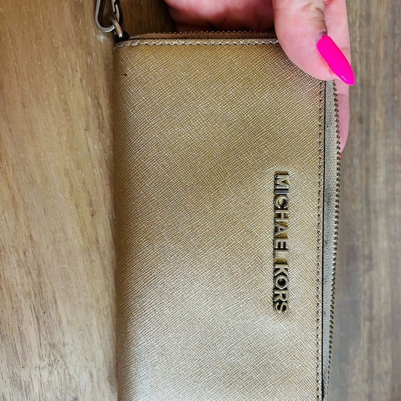 Michael Kors Gold Wristlet with Black Strap - Picture 5 of 8